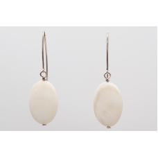 White mother-of-pearl disc earrings with 925 silver hooks