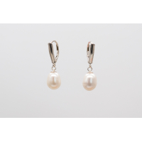 White oval AAA freshwater pearl earrings with 925 silver leverbacks