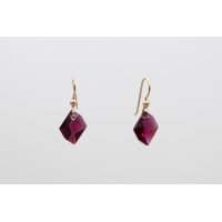 Burgundijas sarkanā Swarovski kristāla auskari ar gold-filled āķīšiem