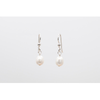 Ovālie baltie upes pērļu auskari ar sudraba āķīšiem