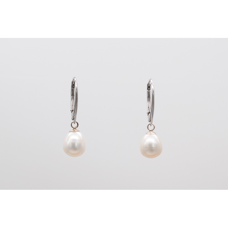 Baltie ovālo upes pērļu auskari ar sudraba lever-back aizdari