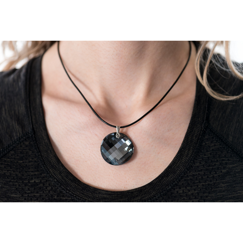 Swarovski Silver Night kulons – elegance un mirdzums
