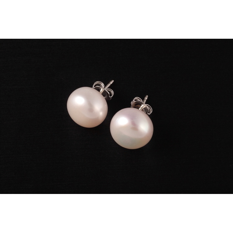 Classic Freshwater Pearl Earrings with Silver Studs