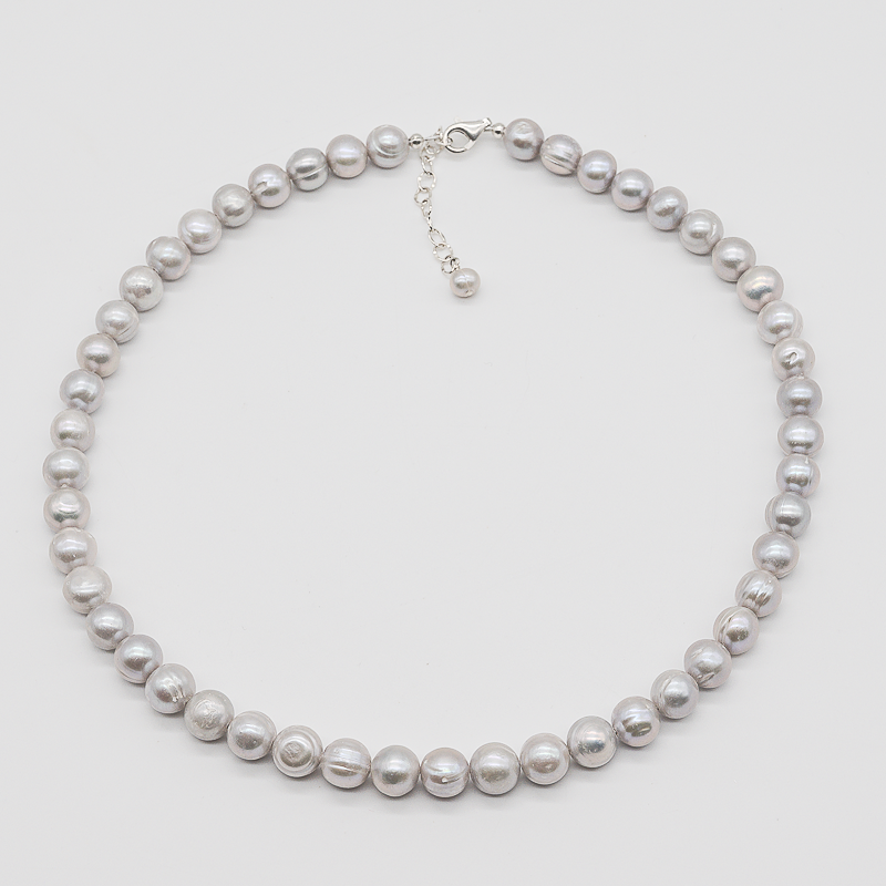 Light grey AA-grade pearl necklace with silver clasp